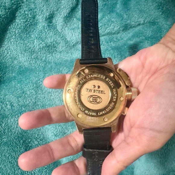 TW Steel gold watch. Good working condition - Picture 3 of 3